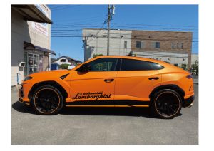 ランボルギーニウルス カーラッピンググロスカーボンデザイン画像