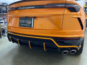 ランボルギーニウルスリアバンパーオレンジラインラッピング