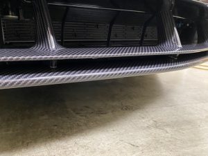 ランボルギーニウルスデザインラッピングフロントグロスカーボン施工後アップ
