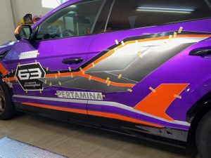 ランボルギーニウルスデザインラッピングサイド貼り合わせ
