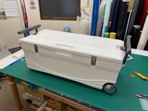 ランボルギーニウルスデザインラッピングクーラーボックス施工前