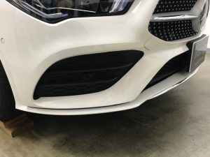 メルセデスベンツclaメッキ貼り施工前フロント