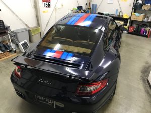 ポルシェマルティニストライプ持ち込みデカール施工