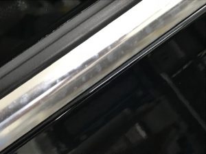 メッキモールの白いくすみ汚れ画像