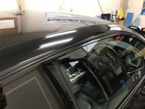 アウディＡ５メッキモールラッピング完成右側上部