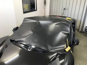 フェラーリ488GTBマットブラックフルラッピング施工ルーフ