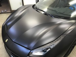 フェラーリ488GTBマットブラックフルラッピング施工完成ボンネット