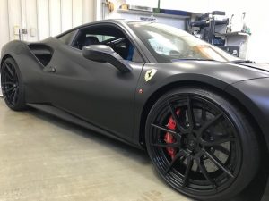 フェラーリ488GTBマットブラックフルラッピング施工完成右前から