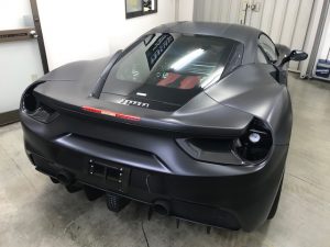 フェラーリ488GTBマットブラックフルラッピング施工完成後ろから