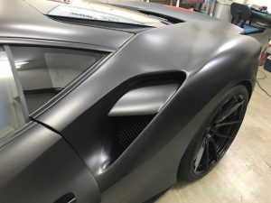 フェラーリ488GTBマットブラックフルラッピング施工完成左ダクト