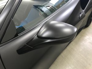 フェラーリ488GTBマットブラックフルラッピング施工完成左ドアミラー