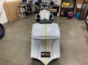 ハーレーダビッドソンカスタムストライプ貼りリアボックス、リアフェンダーライン出し