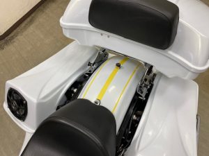 ハーレーダビッドソンカスタムストライプ貼りリアフェンダーライン出し