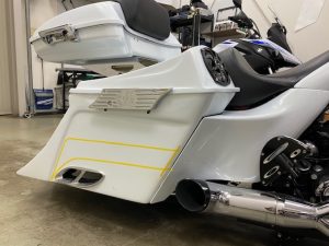 ハーレーダビッドソンカスタムストライプ貼りサイドケースライン出し