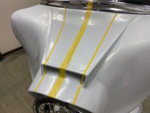 ハーレーダビッドソンカスタムストライプ貼りフロントカウルライン出し