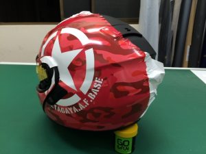 ショウエイネオテックヘルメットラッピングテスト貼り