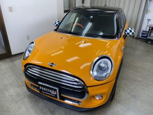 ミニ５ドアオリジナルストライプ貼り施工前フロント