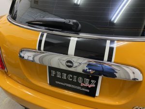 ミニ５ドアオリジナルストライプ貼り施工中リアゲート完成