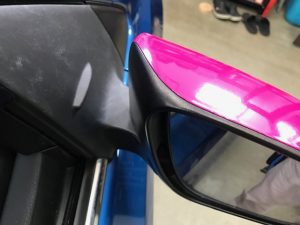トヨタ オーリス 右ドアミラーラッピング完成鏡側根元