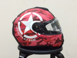 ショウエイネオテックヘルメットラッピング貼り完成右