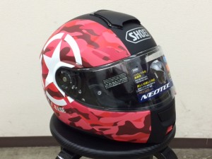 ショウエイネオテックヘルメットラッピング貼り完成右前