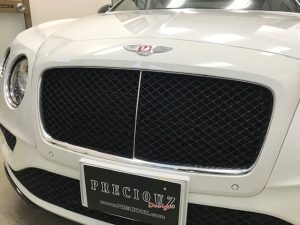 ベントレーの特徴あるグリル
