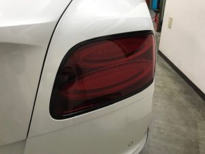 ベントレーコンチネンタルGTテールランプメッキモールラッピング作業完成
