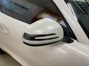 メルセデスAMGGTドアミラー艶ありカーボンラッピング施工前右