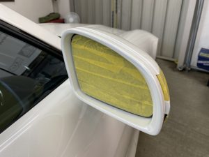 メルセデスAMGGTドアミラー艶ありカーボンラッピング施工前右鏡側