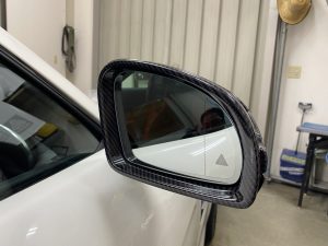 メルセデスAMGGTドアミラー艶ありカーボンラッピング施工完成右鏡川アップ