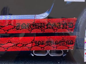 フォードマスタングオリジナルパイソン柄ストライプ施工前デザイン画像サイドステップ