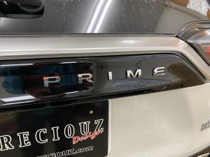 ＲＡＶ４純正国外仕様PRIMEエンブレム持ち込み施工