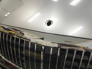 マイバッハV8モデルツートンラッピングボンネット施工完成フロントグリルエンブレム