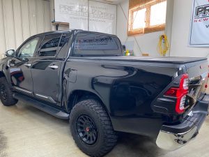 トヨタハイラックスフルラッピング施工前