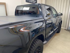 トヨタハイラックスフルラッピング施工前