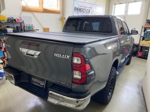 トヨタハイラックスフルラッピング完成