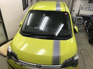 トヨタスペイドオリジナルストライプシルバーカーボン完成フロント