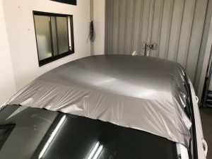 bmw5シリーズルーフラッピング開始
