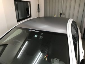 bmw5シリーズルーフラッピング完成前