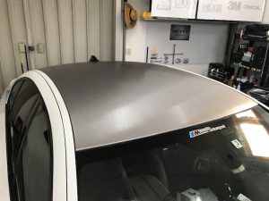 bmw5シリーズルーフラッピング完成前