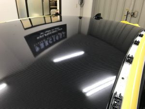 BMW５シリーズルーフラッピング施工ルーフ完成アップ