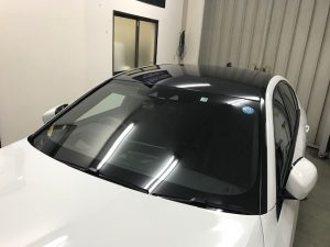 BMW５シリーズ艶ありカーボンルーフラッピング施工完成