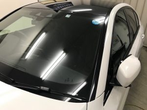 BMW５シリーズ艶ありカーボンルーフラッピング施工完成モール