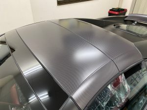 マクラーレンMP4-12Cスパイダーフルラッピング施工中ルーフカーボン