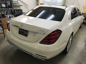 マイバッハV12S650ツートンラッピング施工前後ろ