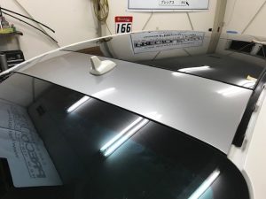 マイバッハV12ツートンラッピングルーフ
