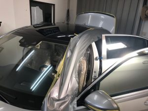 マイバッハV12ツートンラッピングフロントピラー反対側貼り