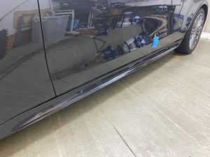 メルセデスベンツ Sクラス メッキモールラッピングサイドステップ完成
