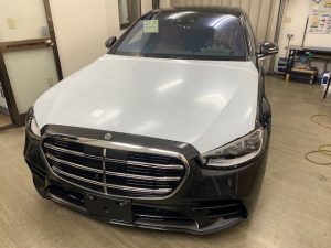 メルセデスベンツ Sクラス メッキモールラッピング完成前