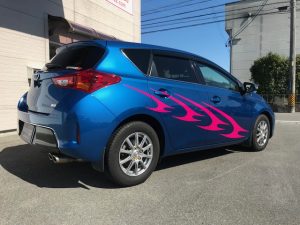 トヨタオーリスバイナルグラフィック右側完成